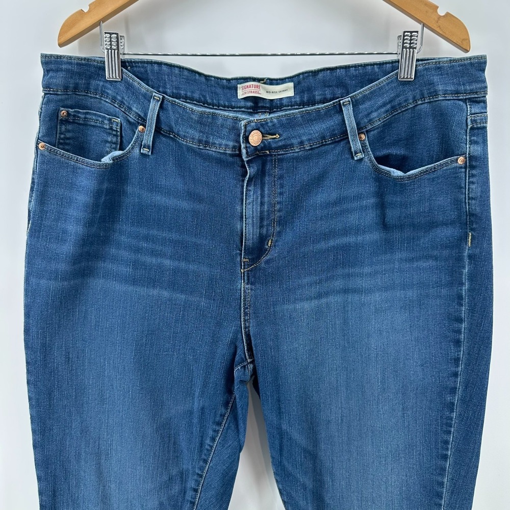 Levi's Signature Skinny Leg Jeans Womens 20M Blue Whisker Denim Mid Rise Stretch